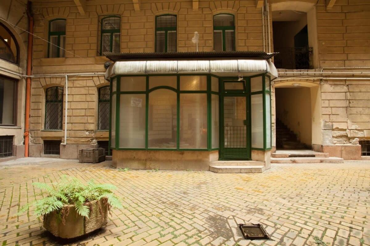 Very Central, Comfy Studio Будапеща Екстериор снимка